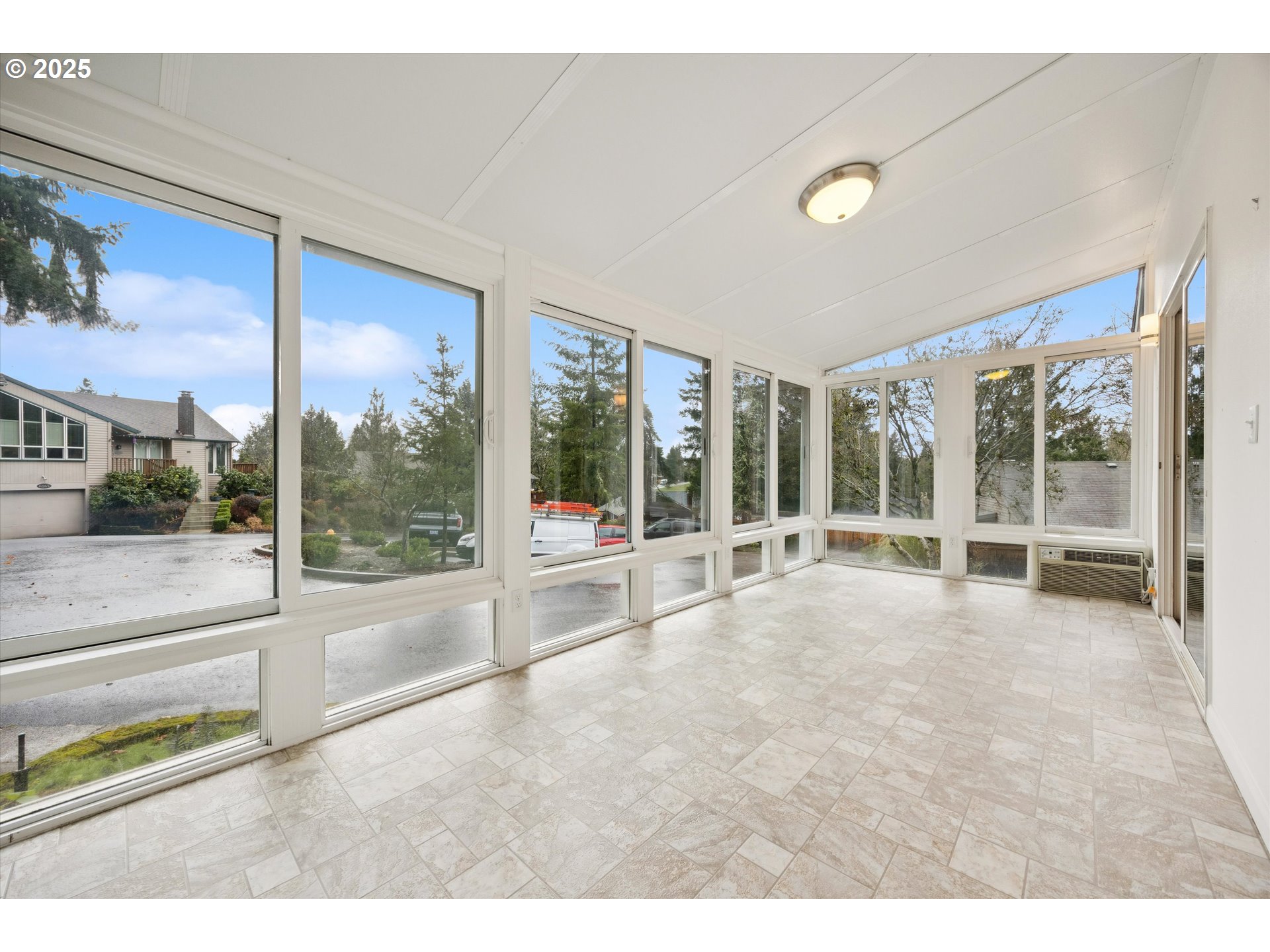 6170 Southwest Heights Lane Beaverton, OR 97007 - Photo 17 of 39