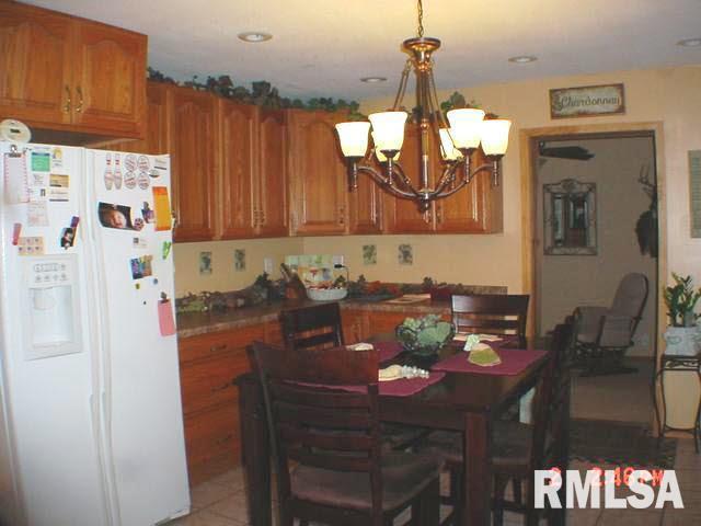 2422 Cleveland Street Clinton, IA 52732 - Photo 7 of 24 Gallery Image 7