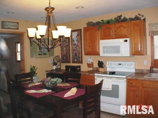 2422 Cleveland Street Clinton, IA 52732 - Photo 9 of 24 Gallery Image 9