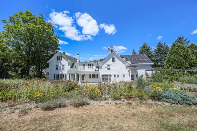 $699,900 | 25 Pleasant Street, Goffstown, NH 03045