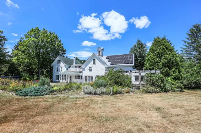 $699,900 | 25 Pleasant Street, Goffstown, NH 03045