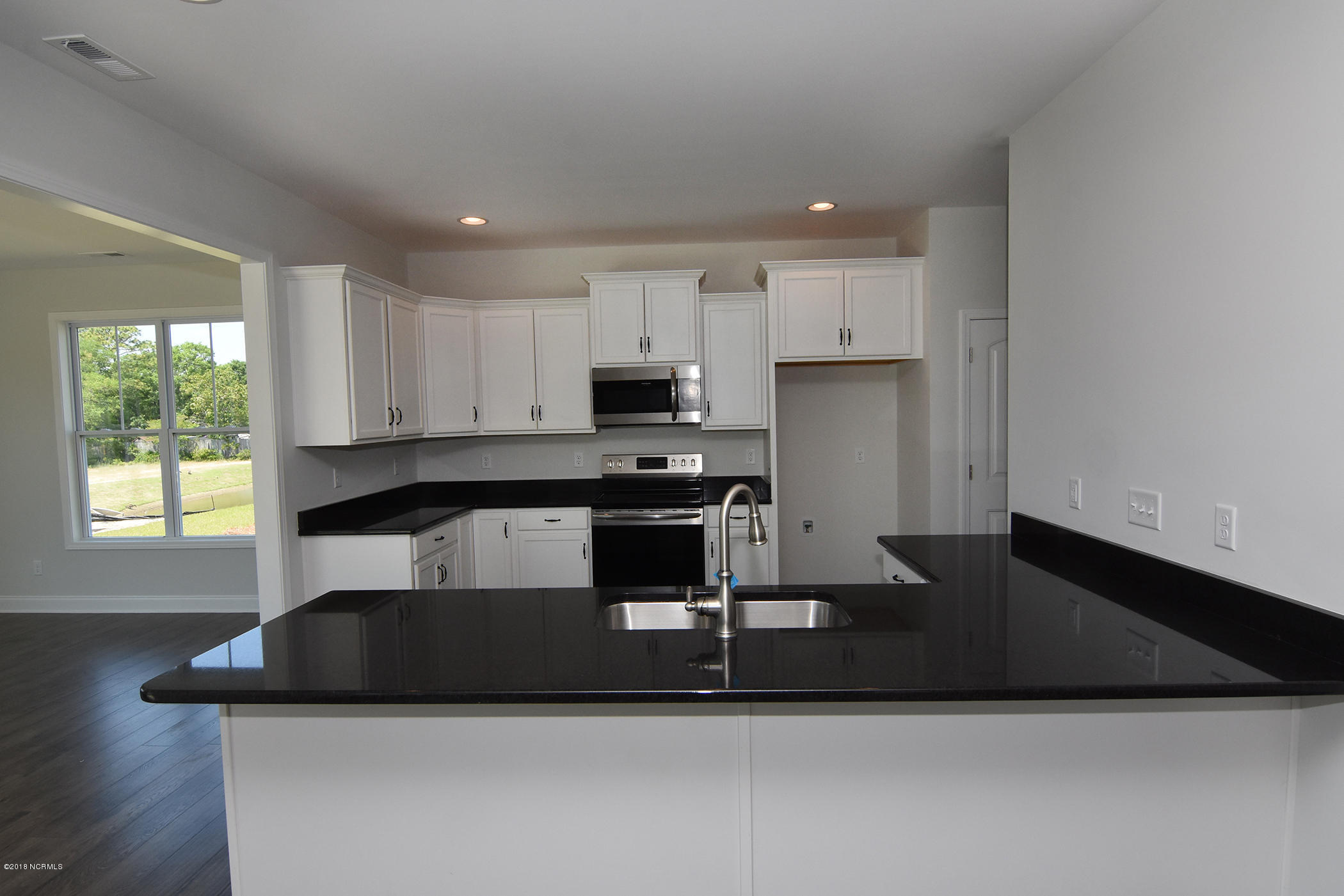 340 Tralee Road Wilmington, NC 28412 - Photo 9 of 19 Kitchen