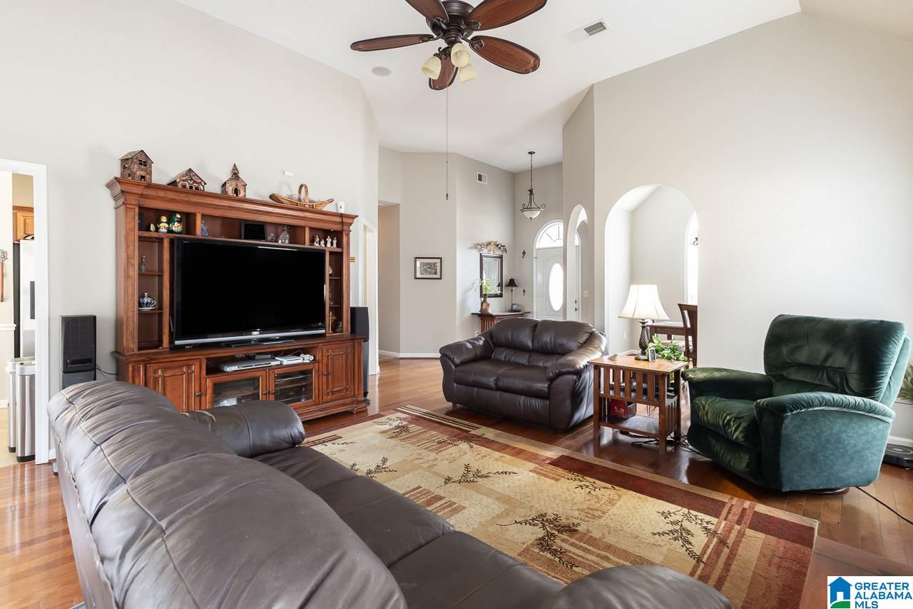 301 Cove Circle Pelham, AL 35124 - Photo 8 of 30
