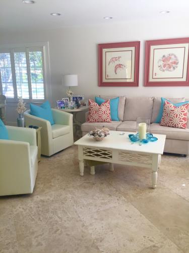 125 Seabreeze Circle Jupiter, FL 33477 - Photo 4 of 10