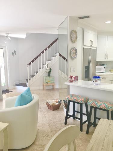 125 Seabreeze Circle Jupiter, FL 33477 - Photo 6 of 10