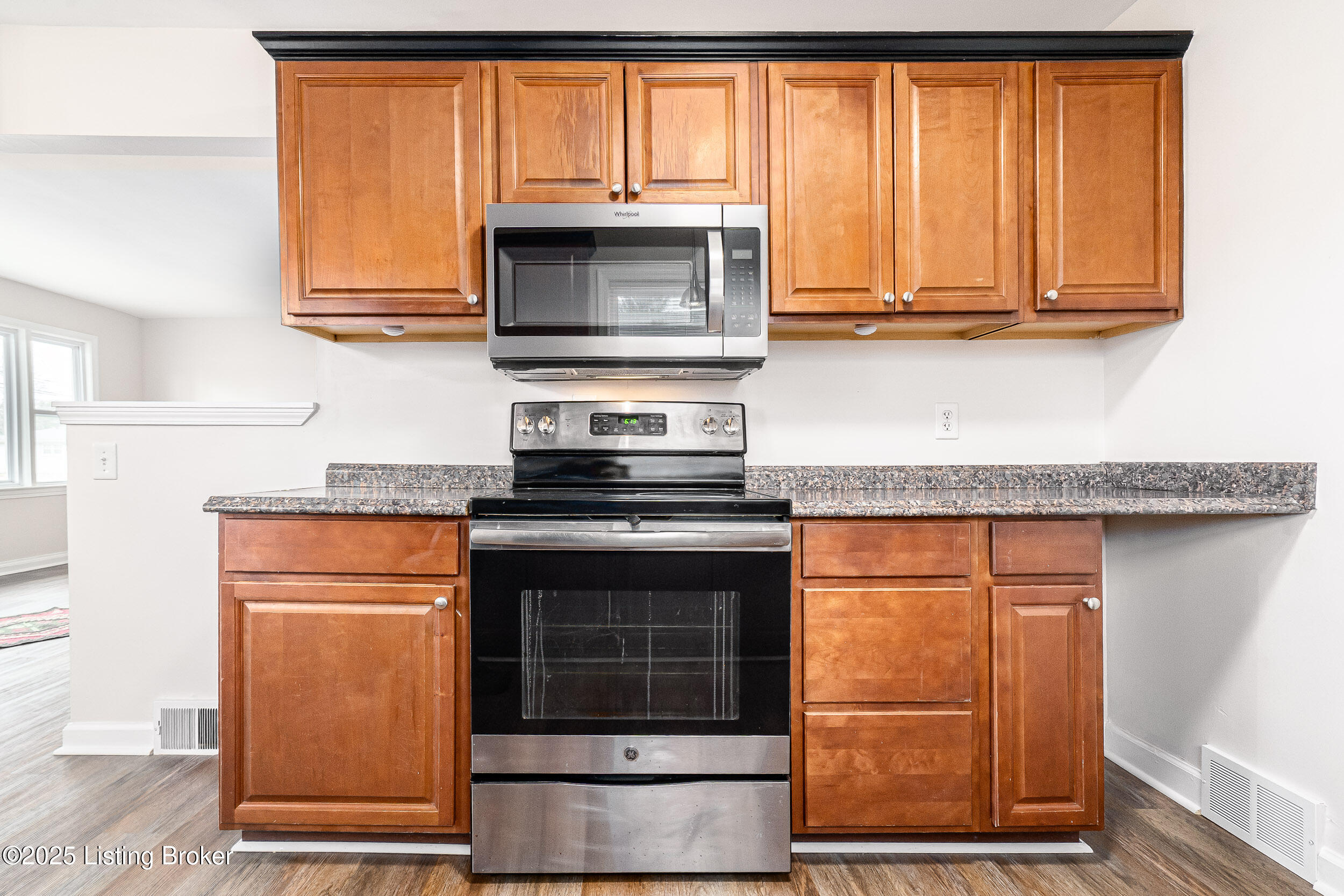 5252 Maryman Road Louisville, KY 40258 - Photo 15 of 46 5252 Maryman Dr-27