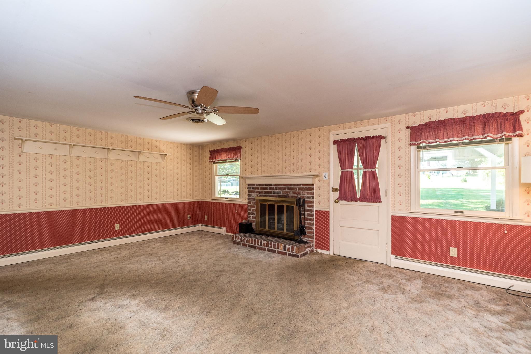 1606 Dillon Road Ambler, PA 19002 - Photo 29 of 51 Family room