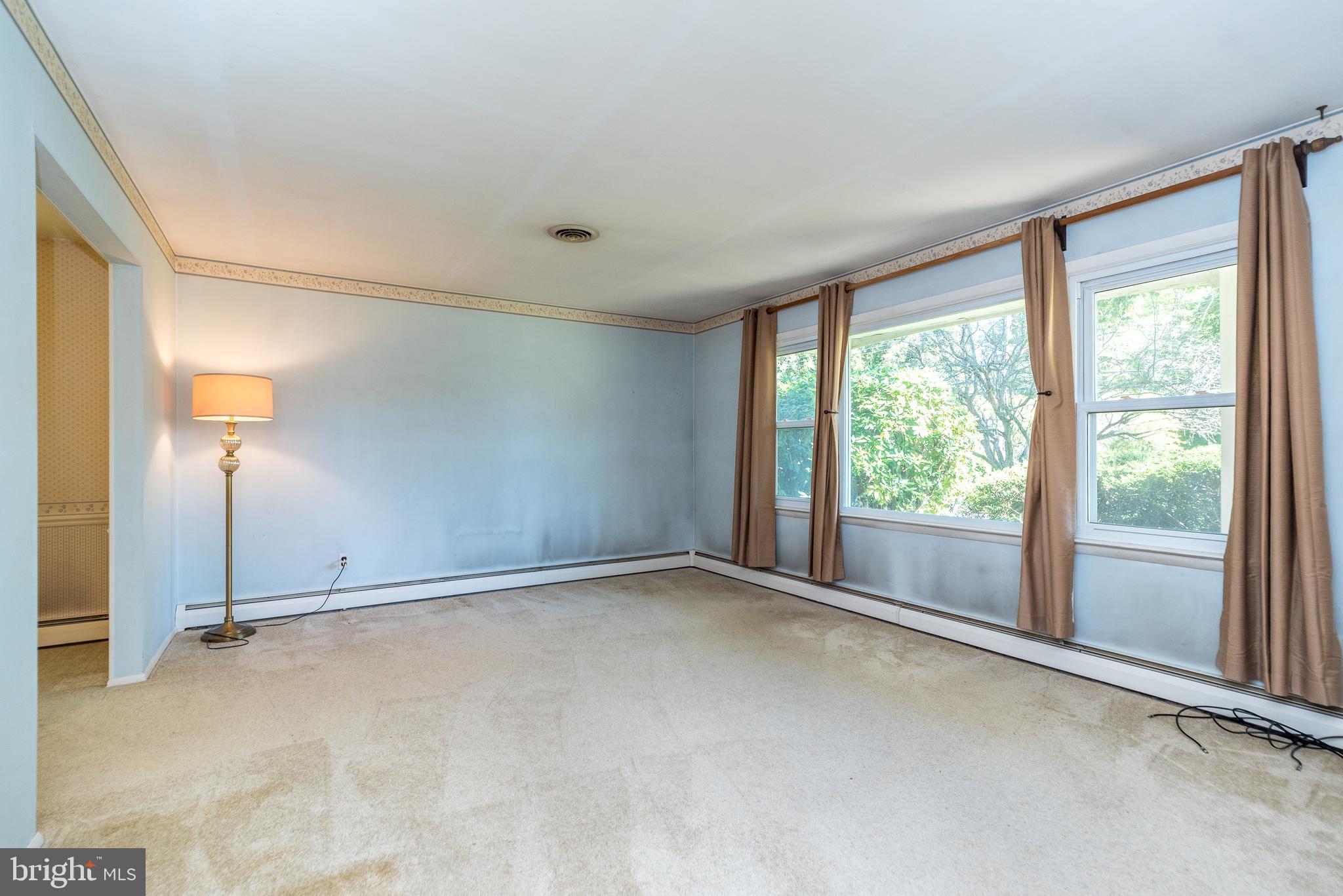 1606 Dillon Road Ambler, PA 19002 - Photo 7 of 51 Living room