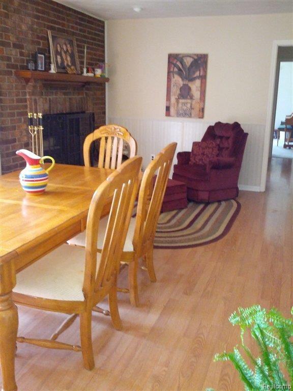16101 Elwell Road Belleville, MI 48111 - Photo 5 of 9 elwell kitchen fireplace.jpg