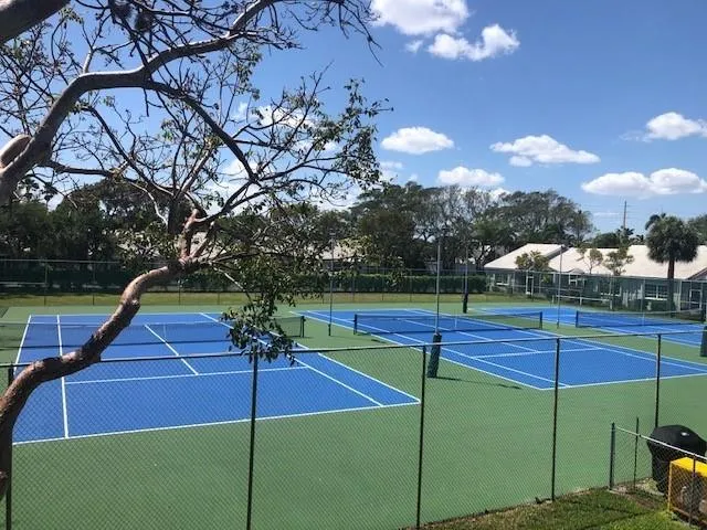 a view of a tennis court