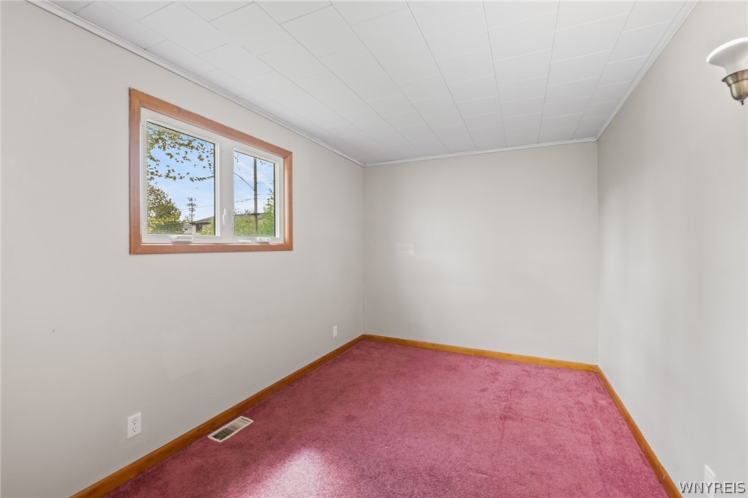 30 Meadowlawn Road Cheektowaga, NY 14225 - Photo 7 of 31