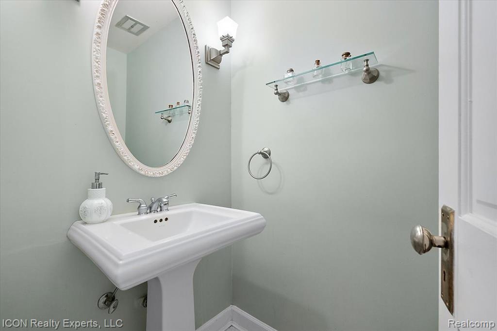 746 Birch Tree Lane Rochester Hills, MI 48306 - Photo 35 of 70