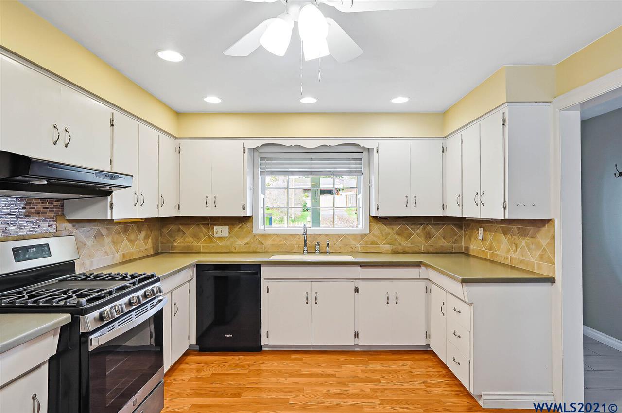 4710 Gardner Road Southeast Salem, OR 97302 - Photo 10 of 42 Gallery Image 10