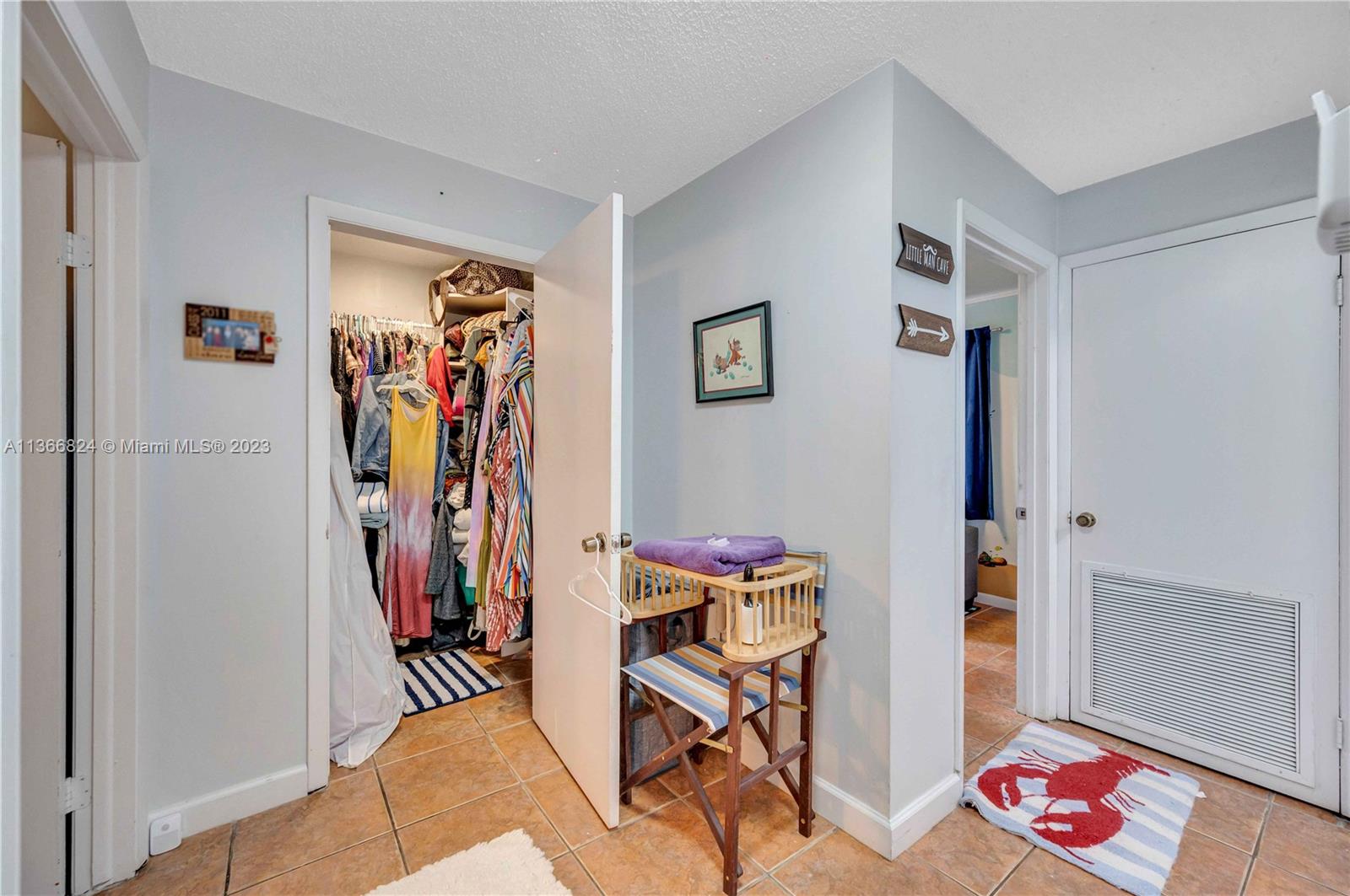 2729 Southwest 67th Avenue Miami, FL 33155 - Photo 27 of 37 a view of a room with gym equipment