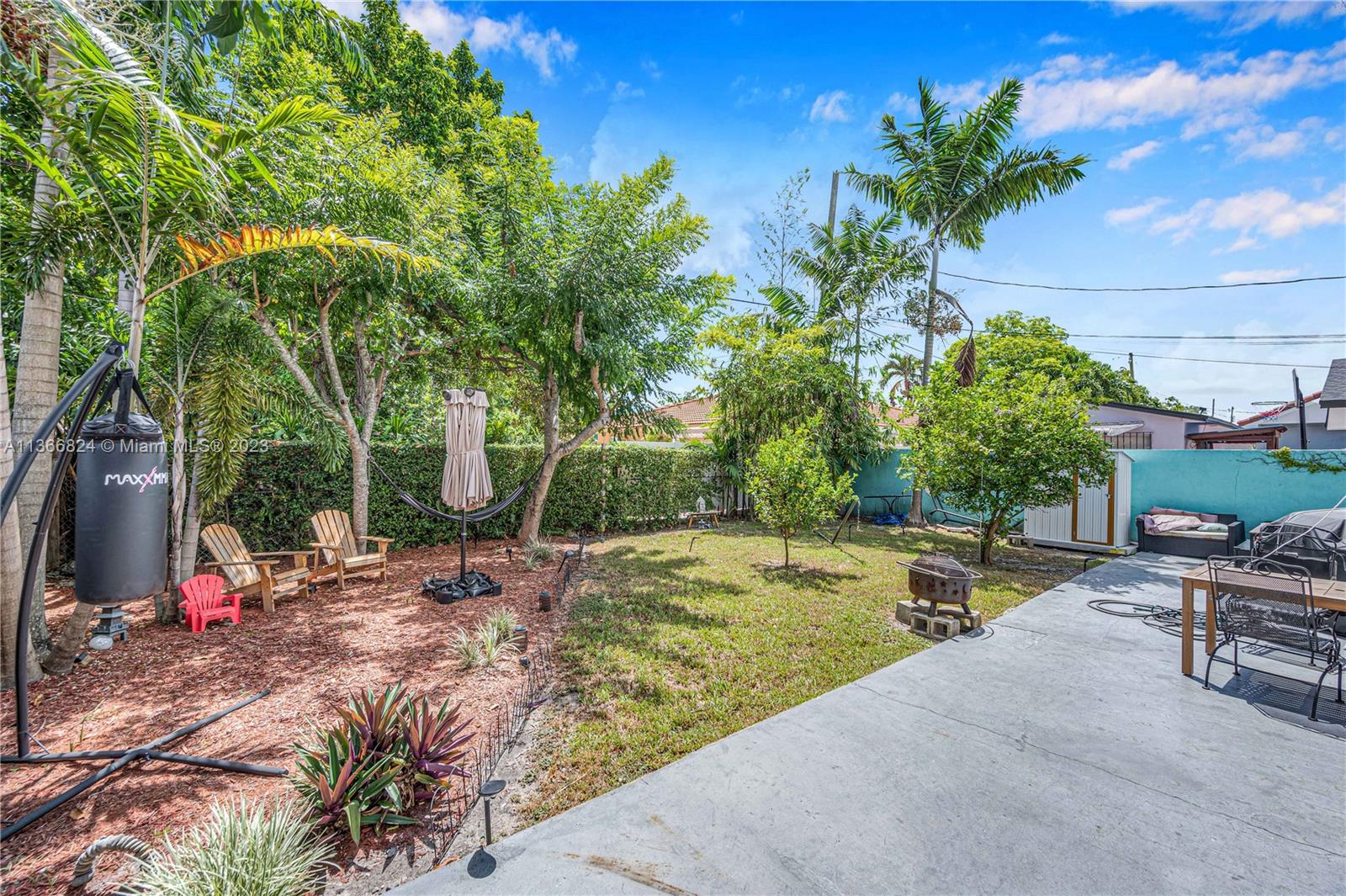 2729 Southwest 67th Avenue Miami, FL 33155 - Photo 6 of 37 a view of a backyard with swimming pool