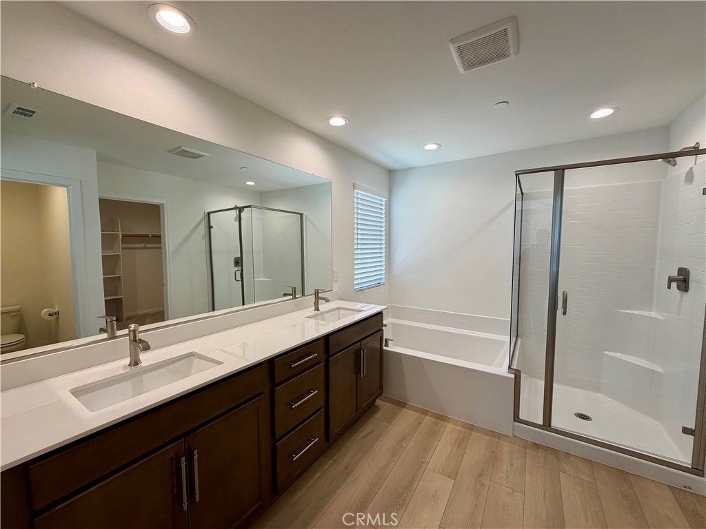 21600 Thomas Court Riverside, CA 92507 - Photo 14 of 25 Master Bathroom