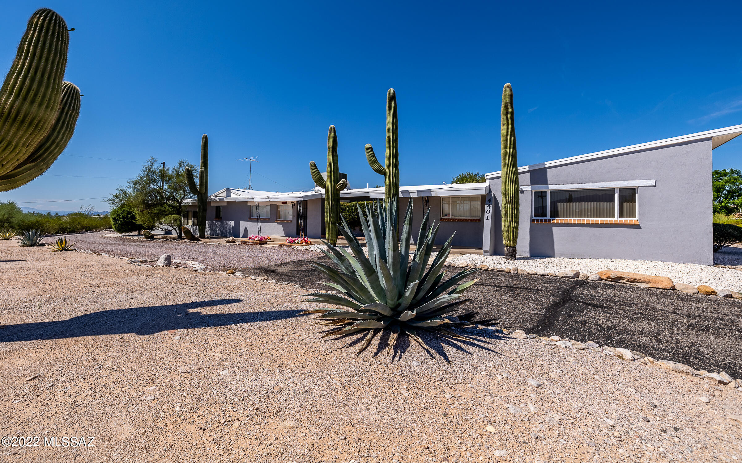 4401 North Swan Road Tucson, AZ 85718 - Photo 2 of 42 Gallery Image 2