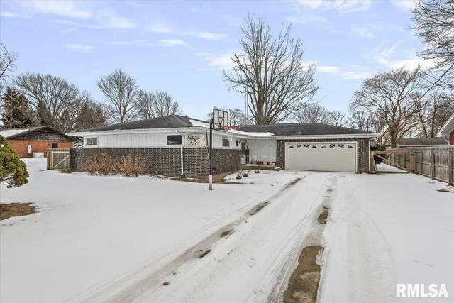 $139,900 | 721 East Gibson Street, New Berlin, IL 62670