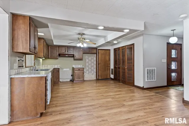 $139,900 | 721 East Gibson Street, New Berlin, IL 62670