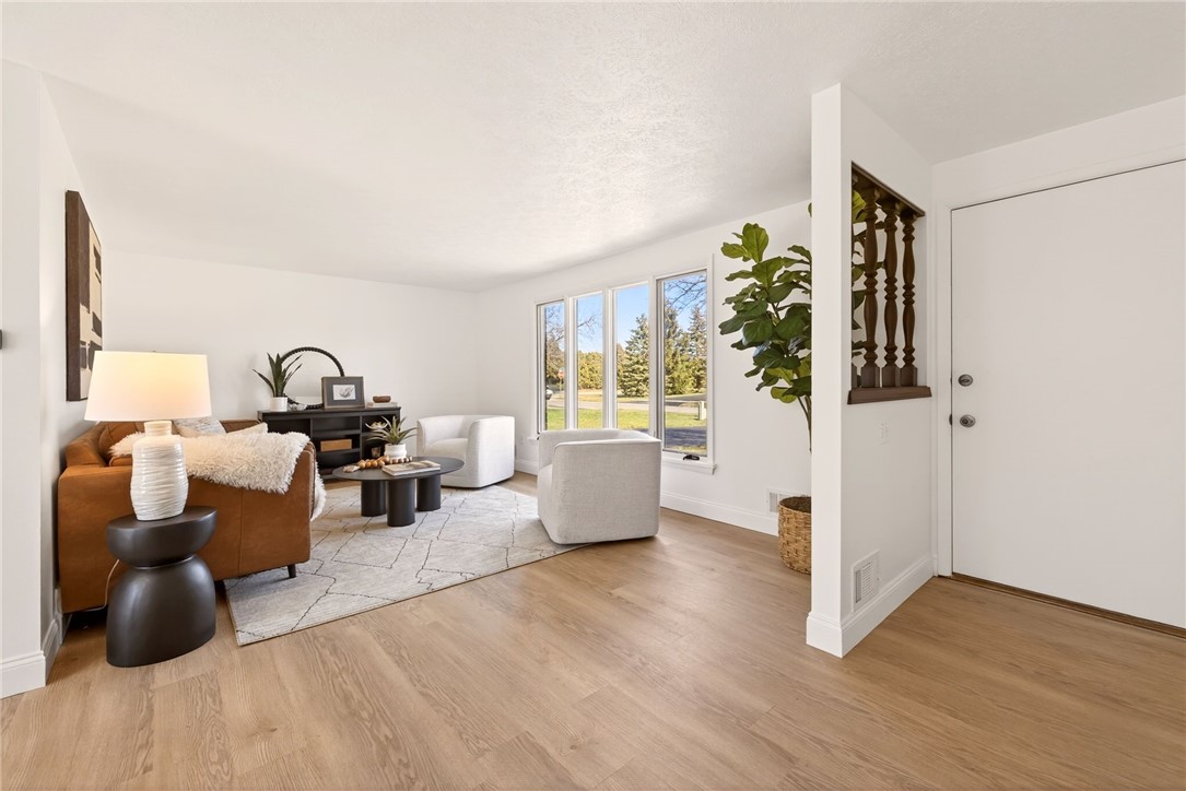 19 Chimney Hill Road Greece, NY 14612 - Photo 3 of 29