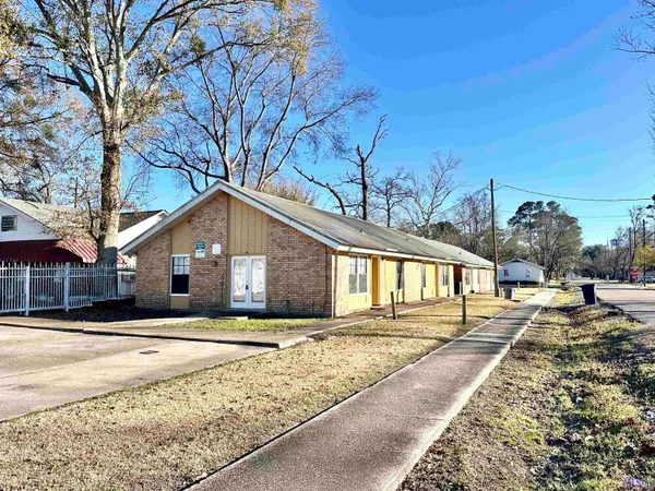 $449,900 | 724 North Bullion Avenue, Gonzales, LA 70737