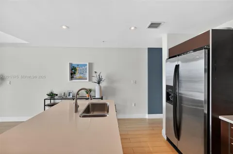 $529,999 | 1900 North Bayshore Drive, Unit 4606, Miami, FL 33132