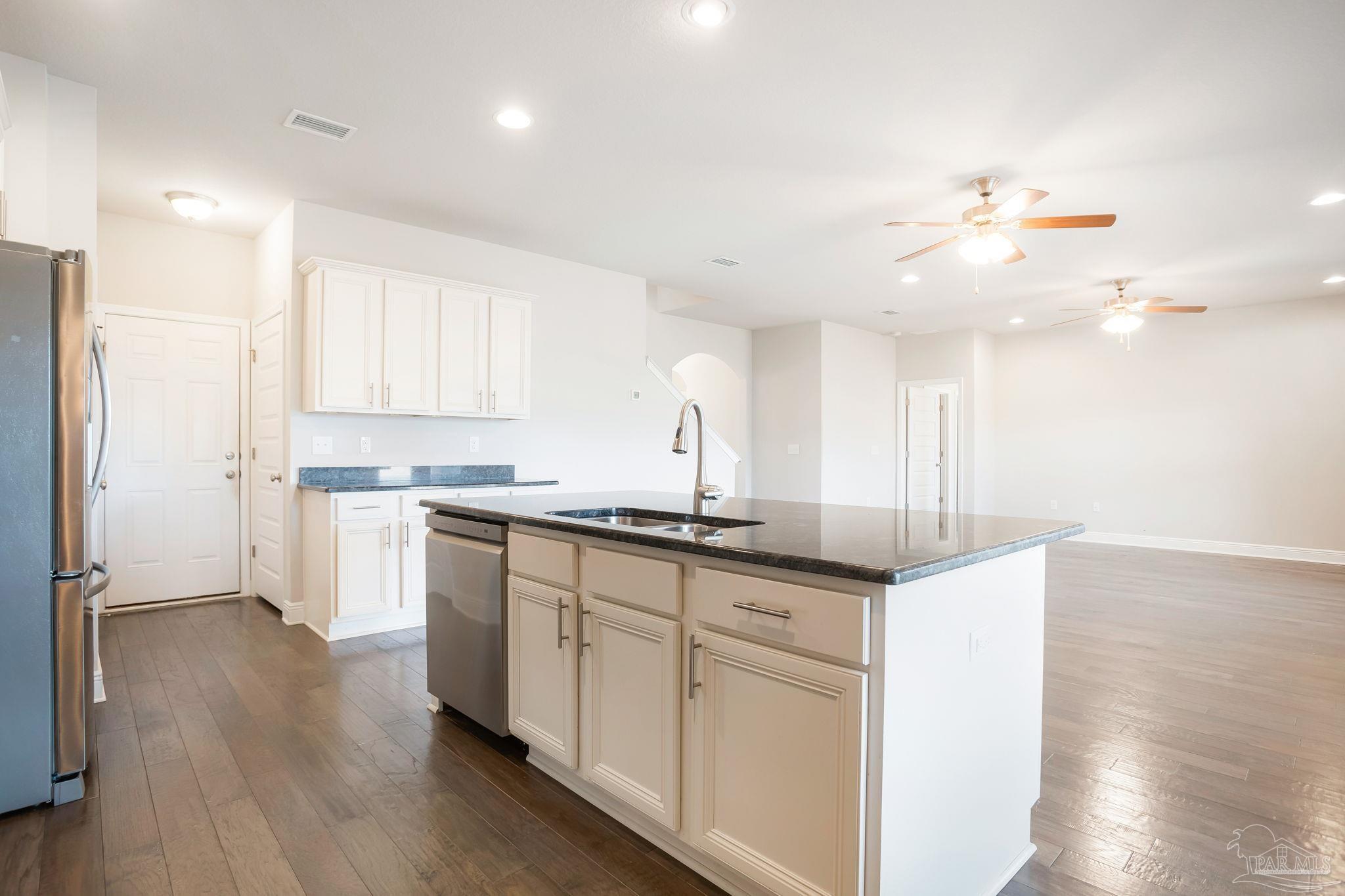 8016 Woodbrook Road Pensacola, FL 32526 - Photo 8 of 48