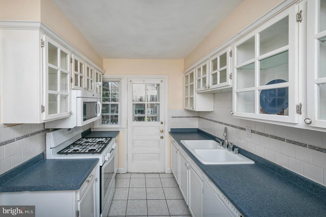 1859 Edgewood Road Parkville, MD 21286 - Photo 9 of 30 Kitchen