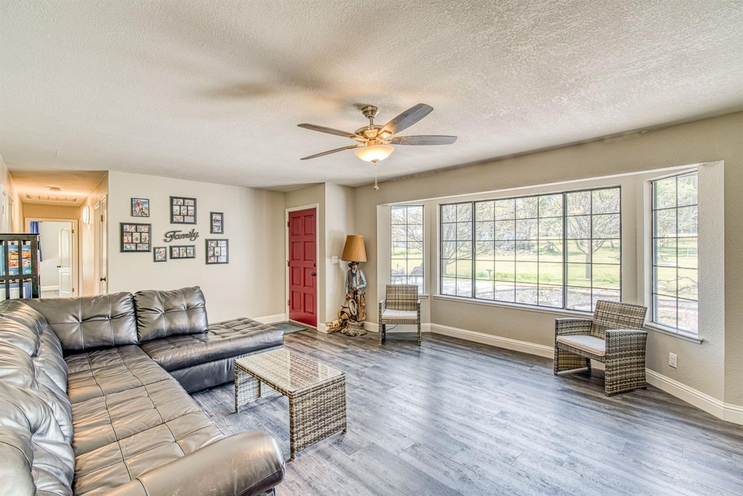 31549 Delaware Road Coarsegold, CA 93614 - Photo 9 of 38 Gallery Image 9