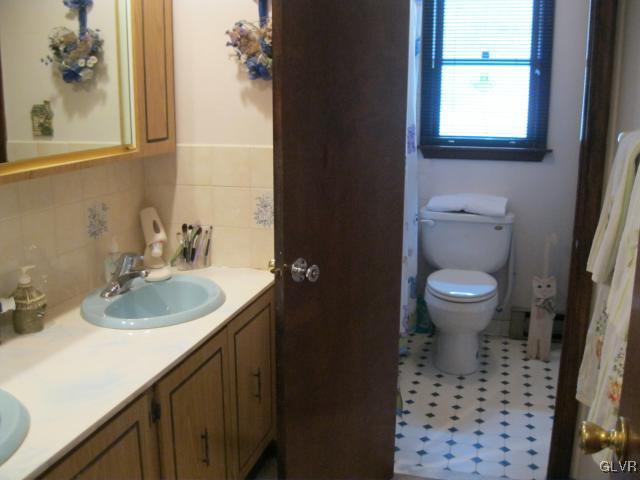 2311 Township Line Road Allentown, PA 18106 - Photo 13 of 15 1st Floor Bath