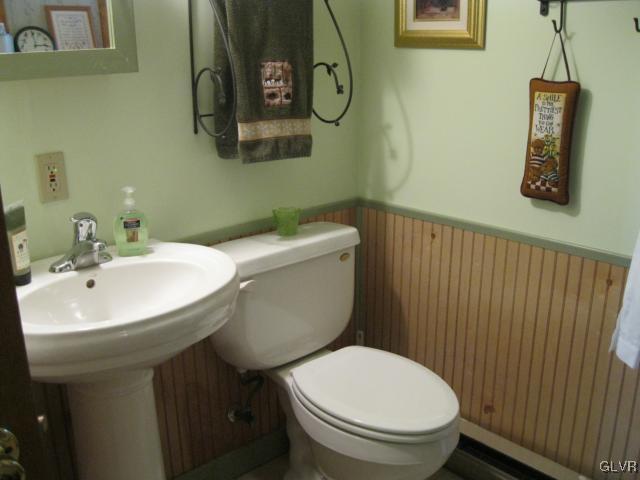 2311 Township Line Road Allentown, PA 18106 - Photo 14 of 15 LL Bath