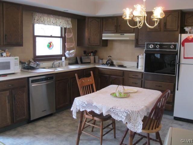 2311 Township Line Road Allentown, PA 18106 - Photo 6 of 15 Kitchen