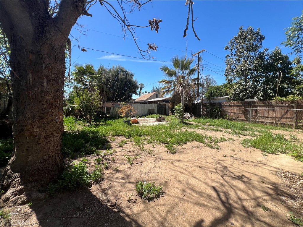 2158 Tenth Street Riverside, CA 92507 - Photo 16 of 19