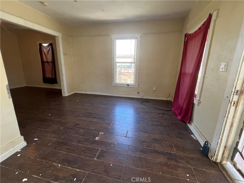 2158 Tenth Street Riverside, CA 92507 - Photo 4 of 19