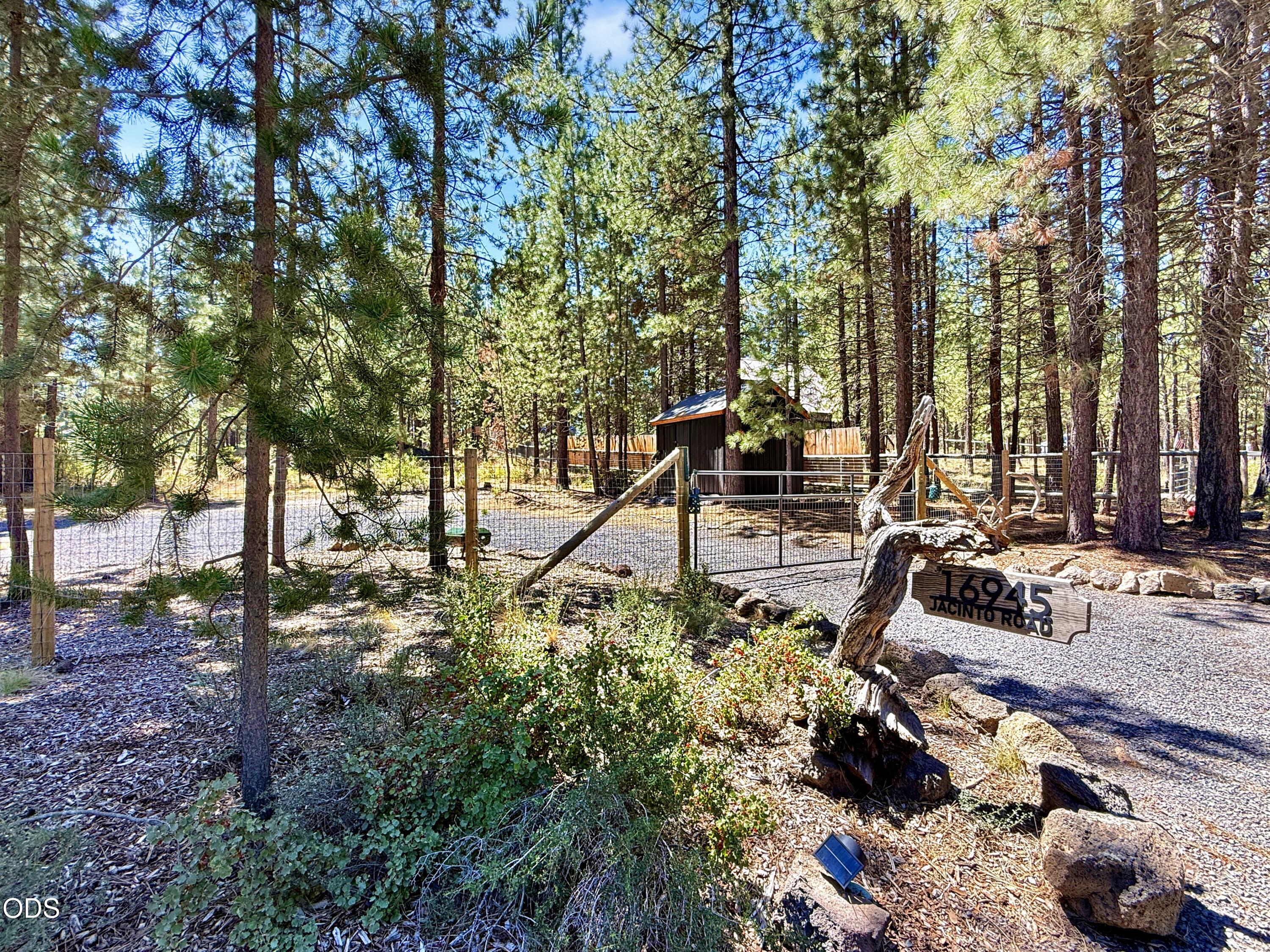 16945 Jacinto Road Bend, OR 97707 - Photo 5 of 19 Gallery Image 5