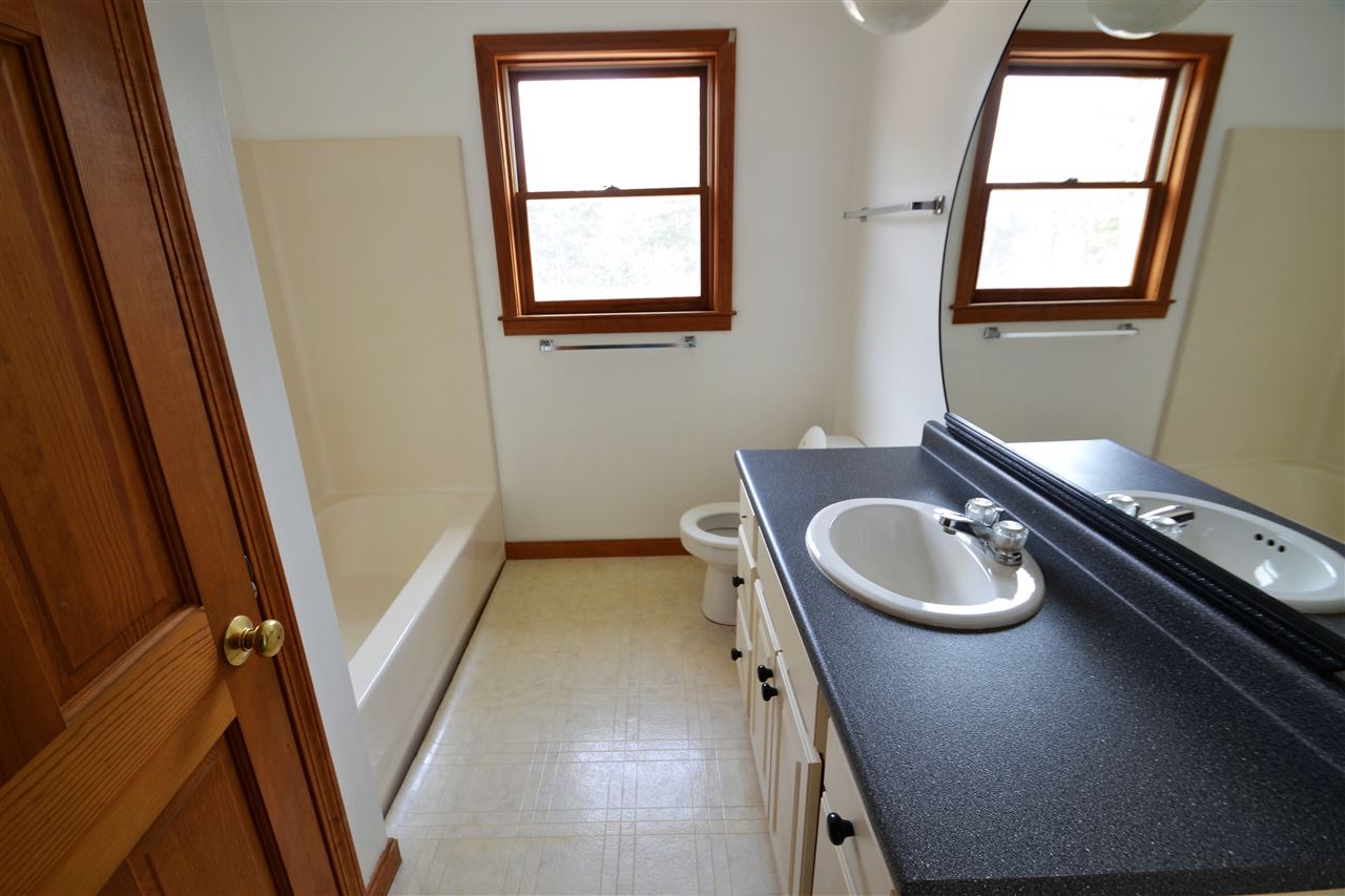 440 Candia Road Chester, NH 03036 - Photo 16 of 40 Gallery Image 16