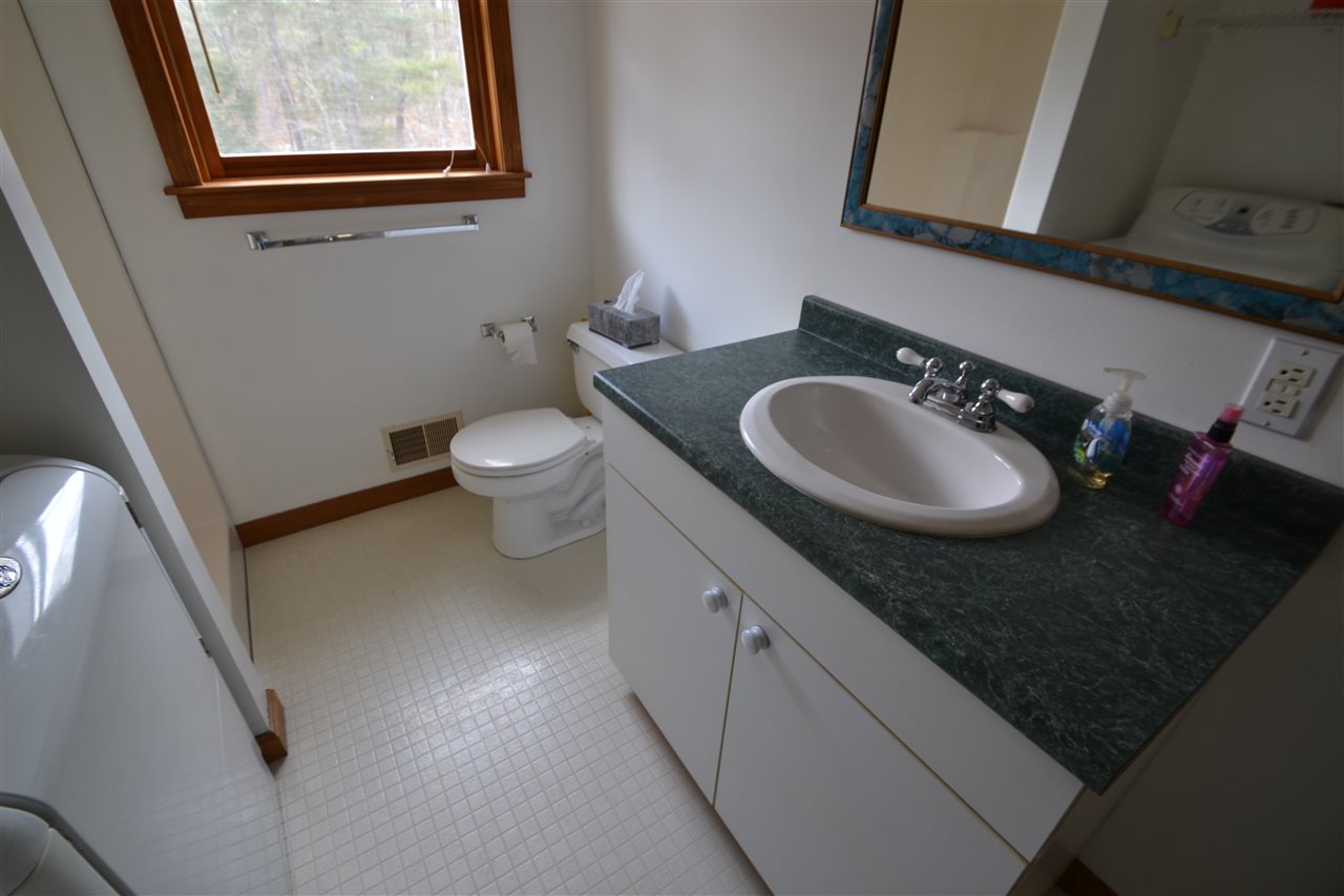 440 Candia Road Chester, NH 03036 - Photo 9 of 40 Gallery Image 9