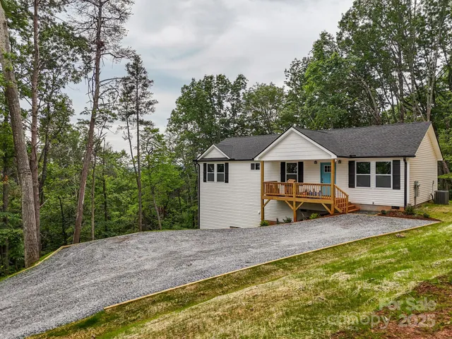 $339,900 | 376 Hague Drive, Columbus, NC 28722