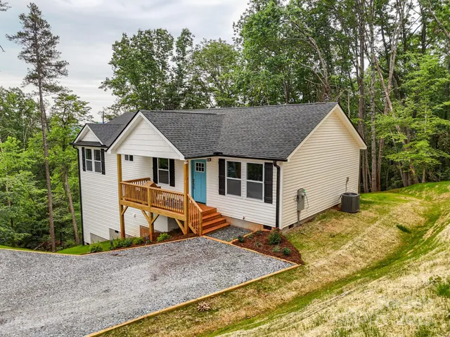 $339,900 | 376 Hague Drive, Columbus, NC 28722