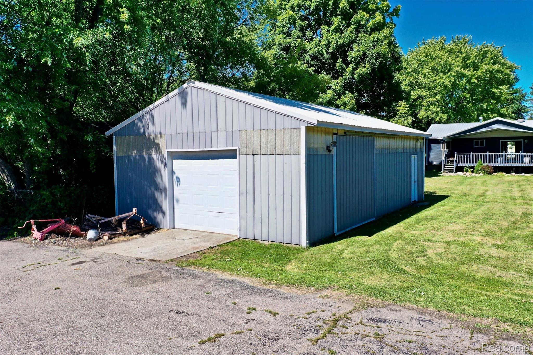 4346 Crosby Road Flint, MI 48506 - Photo 44 of 47 A9BDD35E-587A-4F7F-B73D-5EFA3656C404_1_201_a.jpeg
