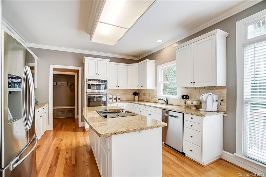 7082 Harbor Court Tega Cay, SC 29708 - Photo 11 of 46 Gallery Image 11