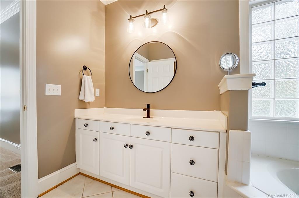 7082 Harbor Court Tega Cay, SC 29708 - Photo 22 of 46 Gallery Image 22