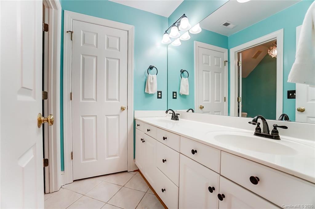 7082 Harbor Court Tega Cay, SC 29708 - Photo 28 of 46 Gallery Image 28