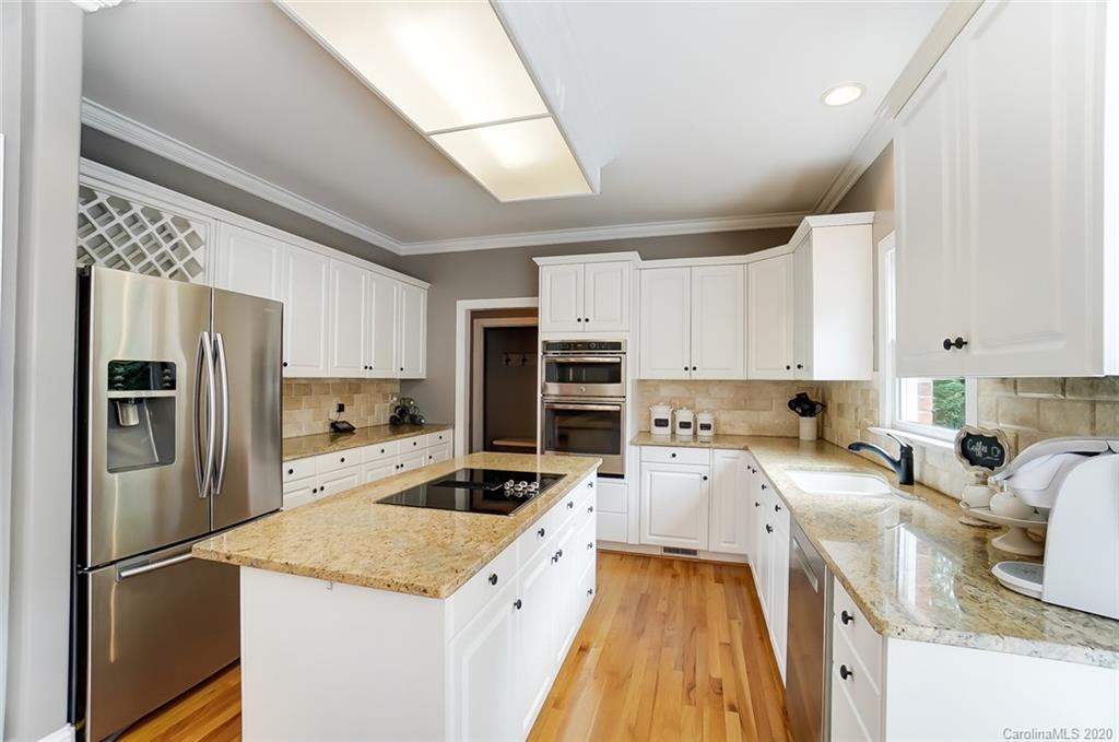 7082 Harbor Court Tega Cay, SC 29708 - Photo 10 of 46 Gallery Image 10