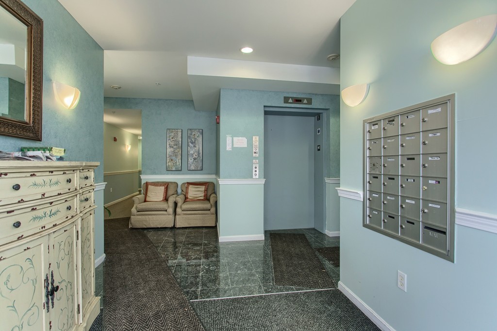 34 Burnham Road, Unit 105 Methuen, MA 01844 - Photo 4 of 30 Gallery Image 4