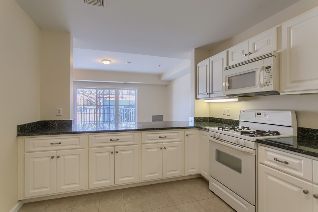 34 Burnham Road, Unit 105 Methuen, MA 01844 - Photo 5 of 30 Gallery Image 5