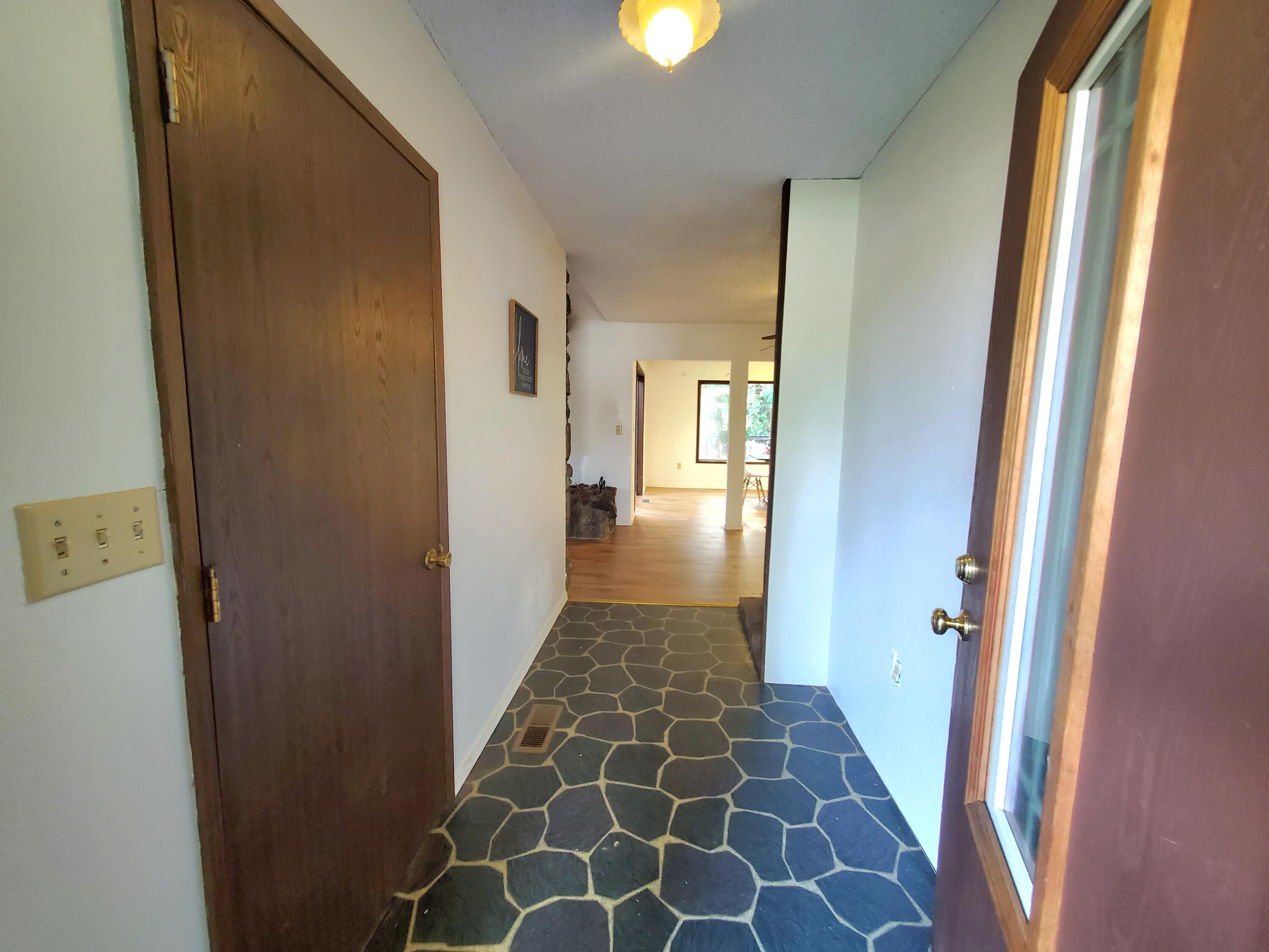 395 East Fork Road Williams, OR 97544 - Photo 6 of 59 20231204_115044