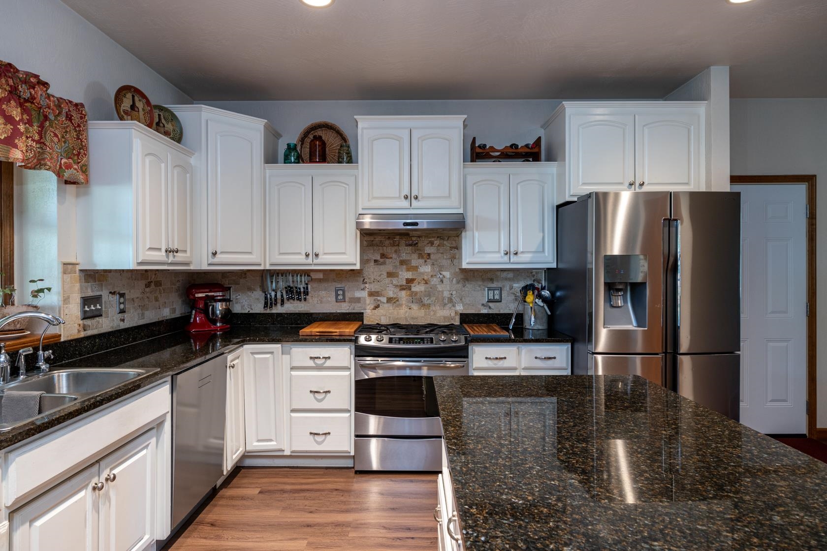 2702 East Corridor Drive Appleton, WI 54913 - Photo 3 of 47