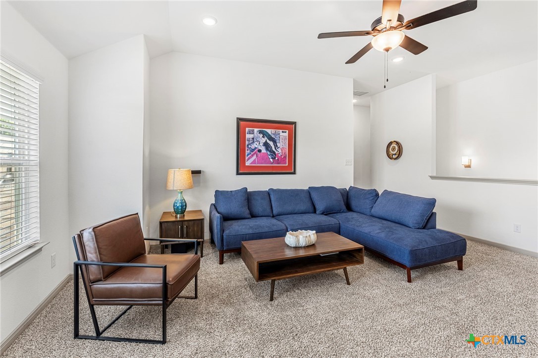 5221 Leaning Tree Temple, TX 76502 - Photo 23 of 37 Upstairs Living Area