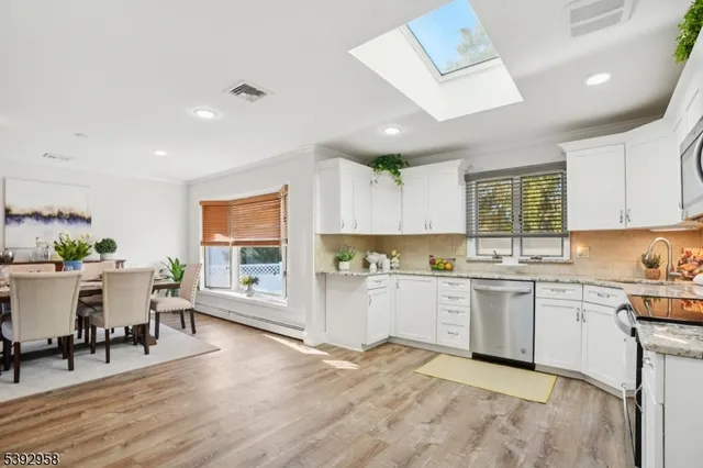 $899,900 | 16 Jaclyn Drive, East Hanover, NJ 07936